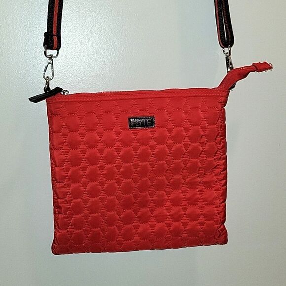 Flyte Nylon Quilted Messenger Crossbody Adjustable Strap Red Bag - Picture 2 of 10